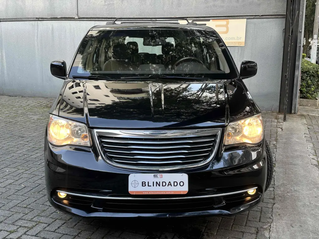 CHRYSLER Town & Country