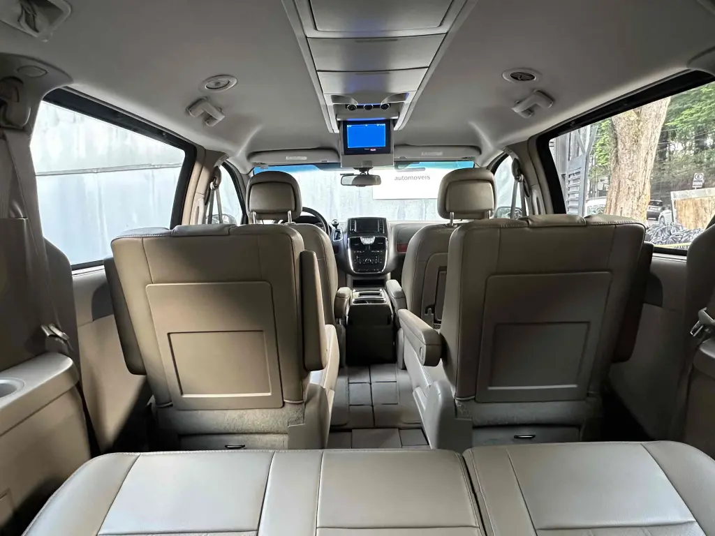 CHRYSLER Town & Country - Foto