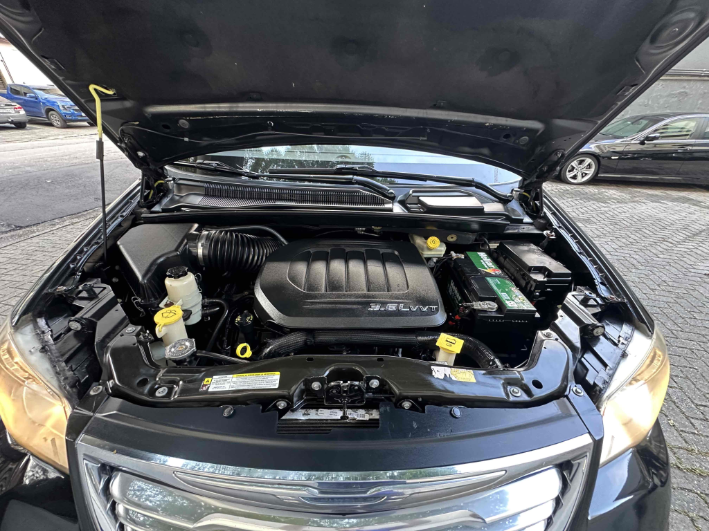 CHRYSLER Town & Country - Foto