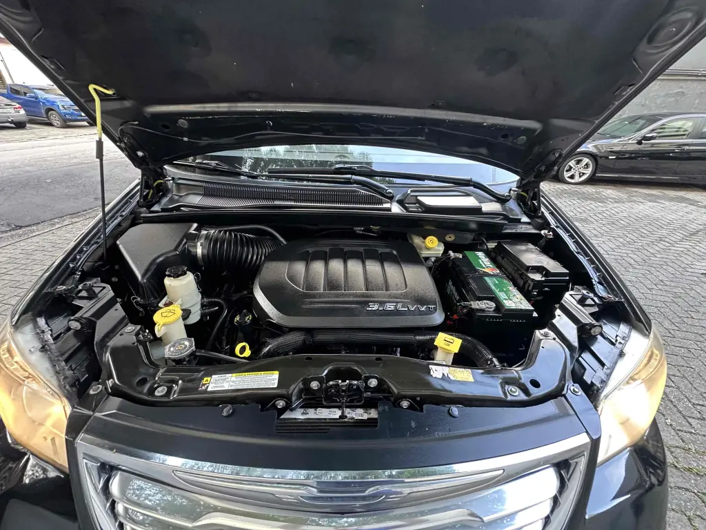 CHRYSLER Town & Country - Foto