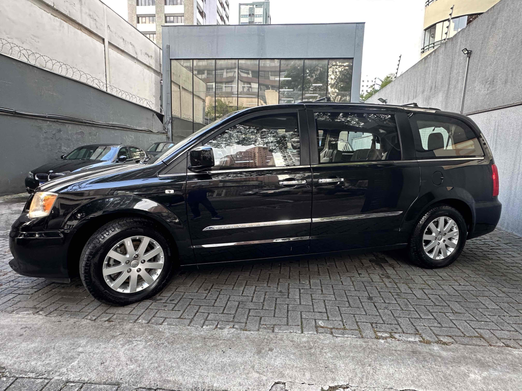 CHRYSLER Town & Country - Foto