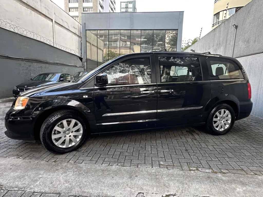 CHRYSLER Town & Country - Foto