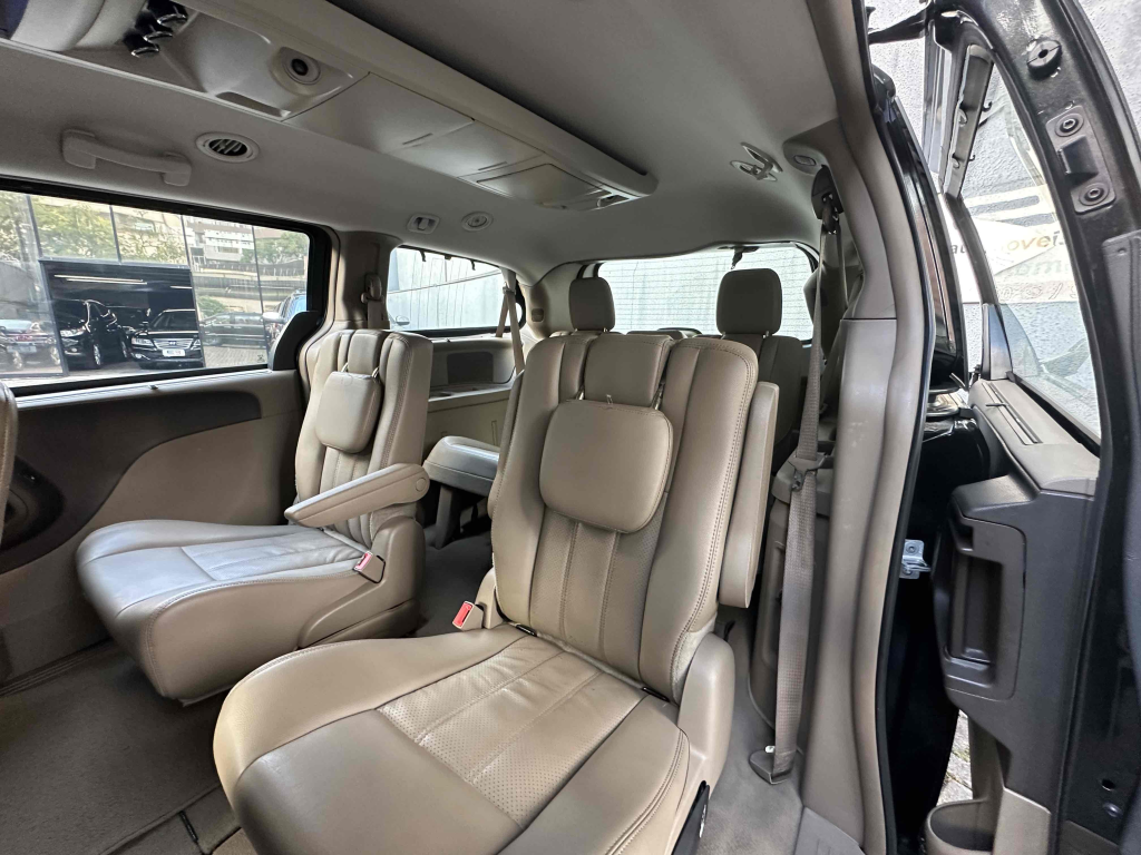 CHRYSLER Town & Country - Foto