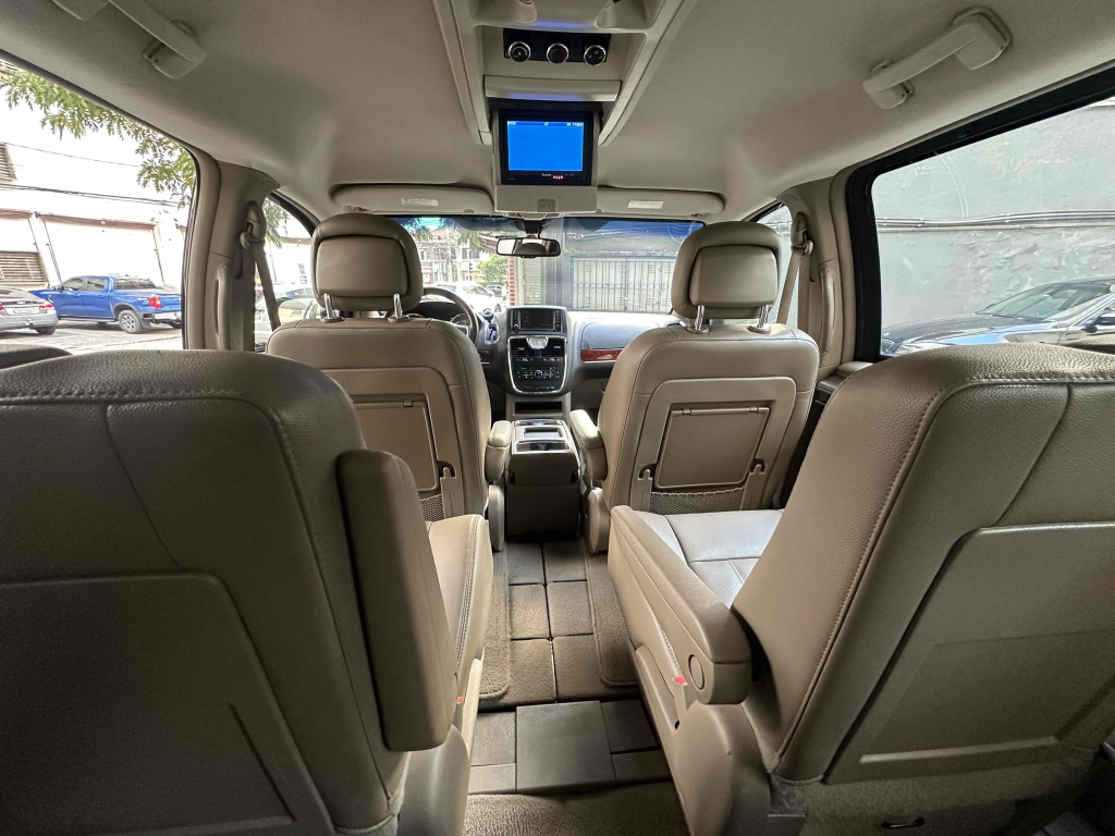 CHRYSLER Town & Country - Foto