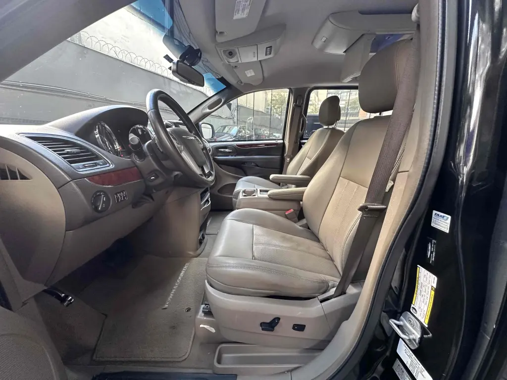 CHRYSLER Town & Country - Foto