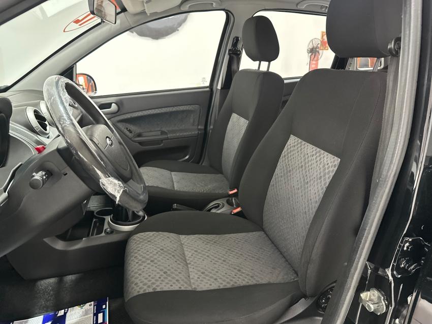 FORD Fiesta Hatch - Foto