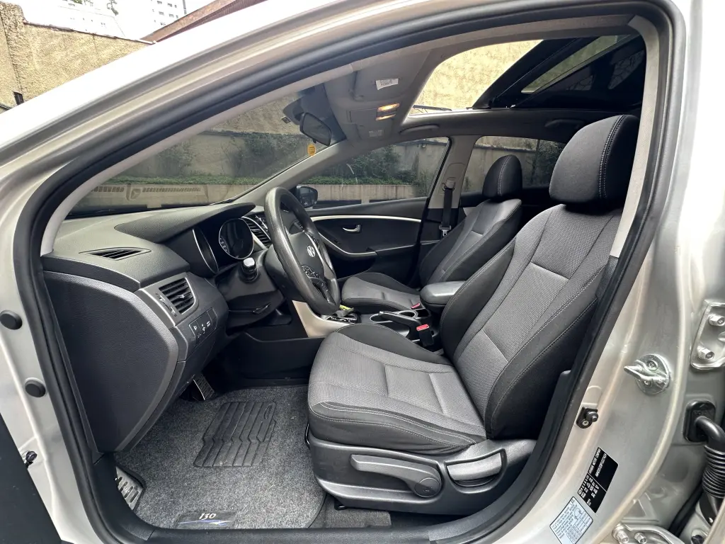 HYUNDAI I30 - Foto