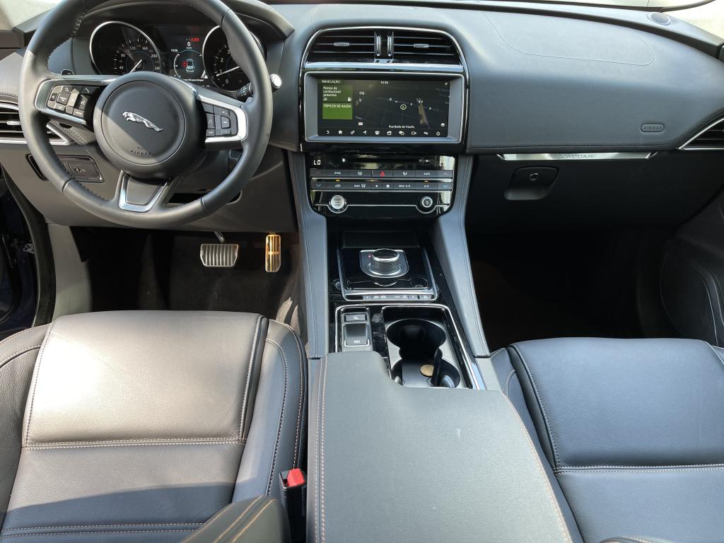 JAGUAR F-Pace - Foto