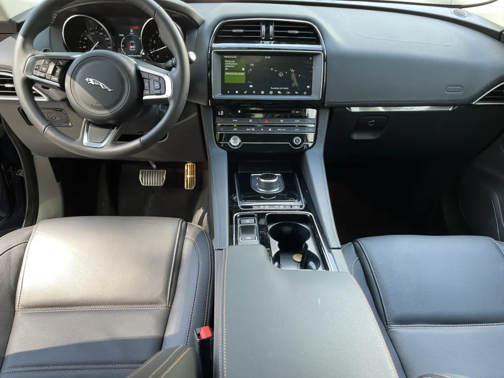 JAGUAR F-Pace - Foto