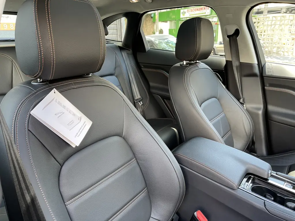 JAGUAR F-Pace - Foto