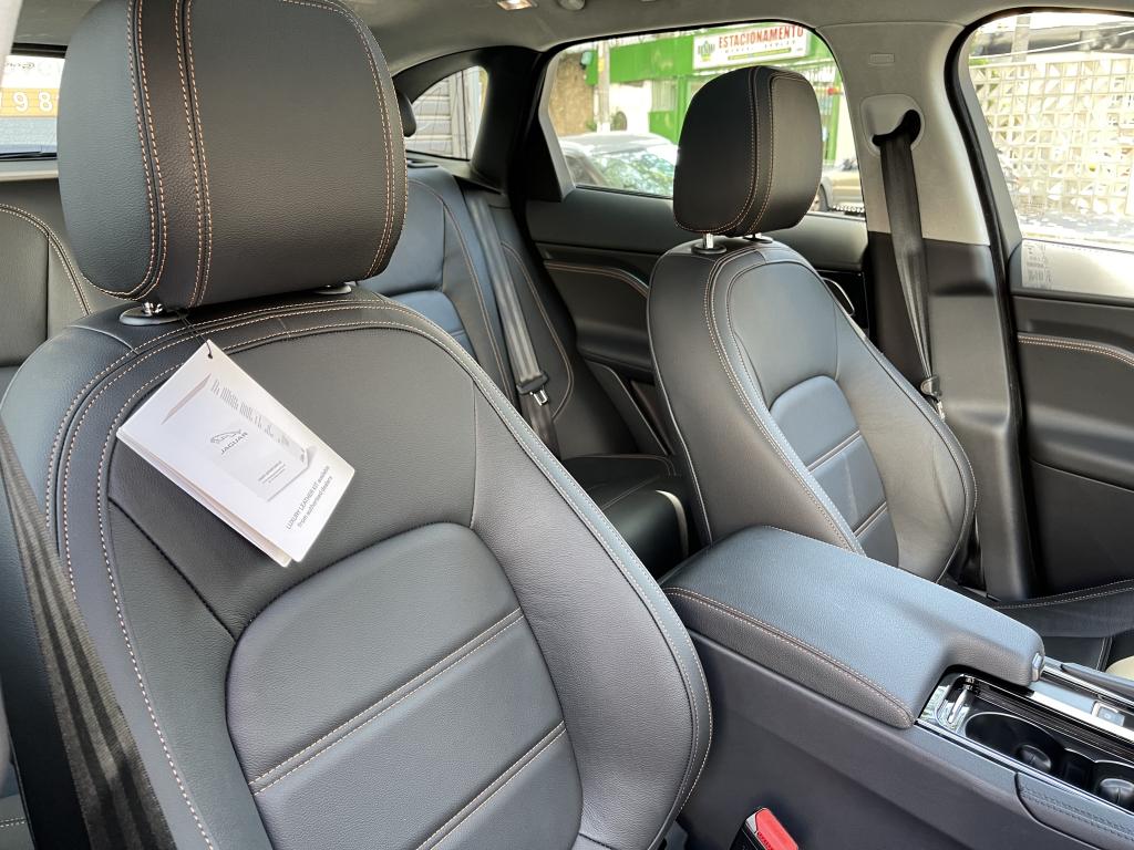 JAGUAR F-Pace - Foto