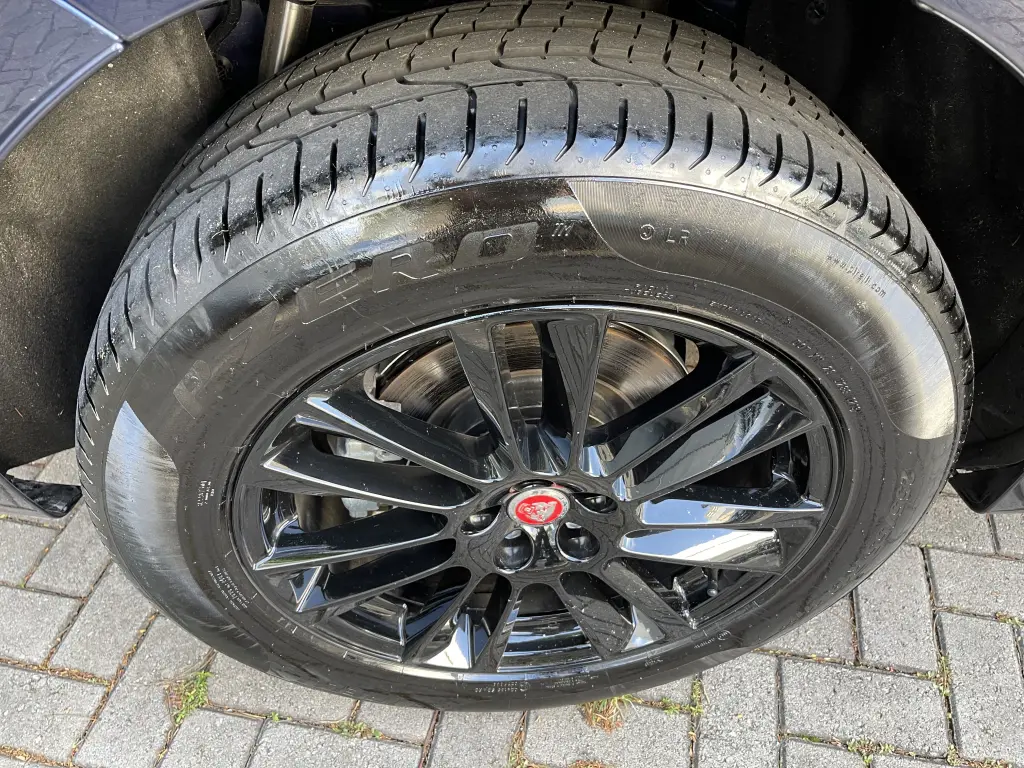 JAGUAR F-Pace - Foto