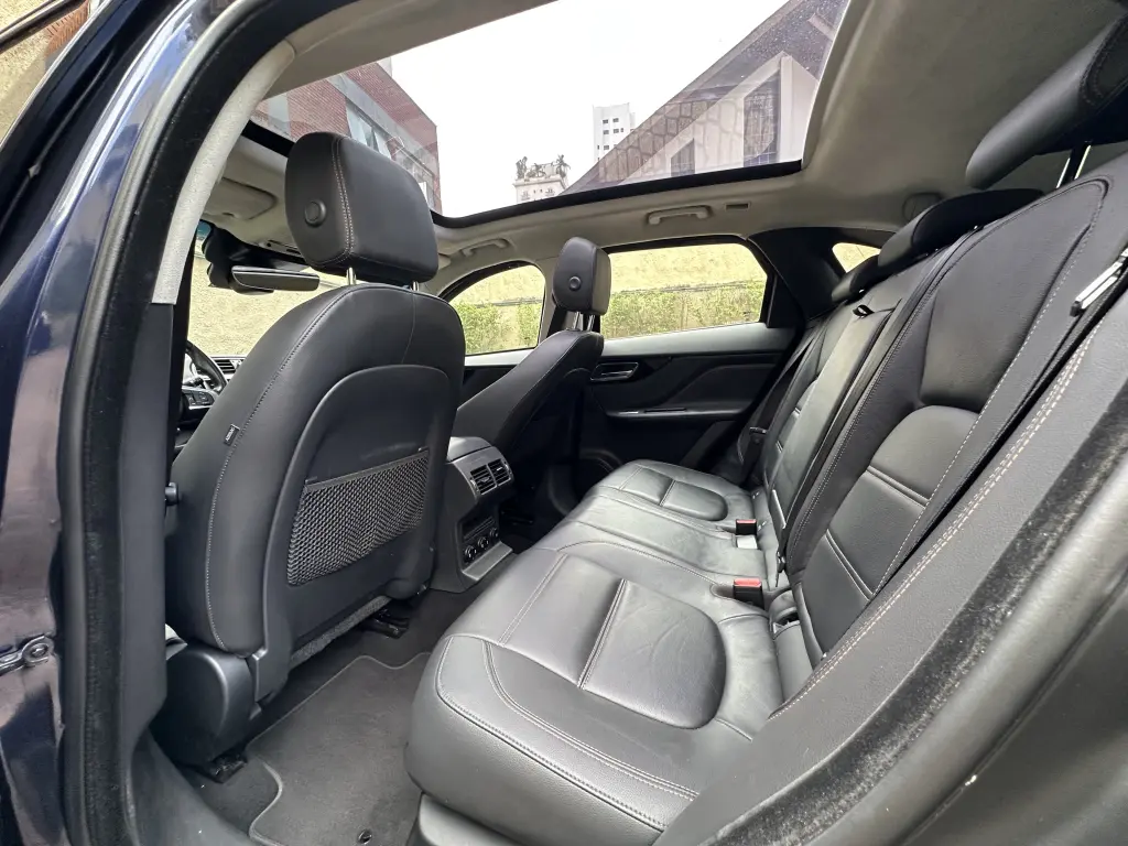 JAGUAR F-Pace - Foto