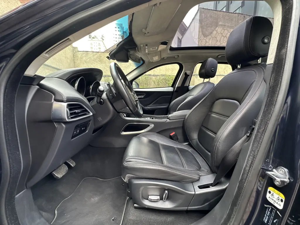 JAGUAR F-Pace - Foto