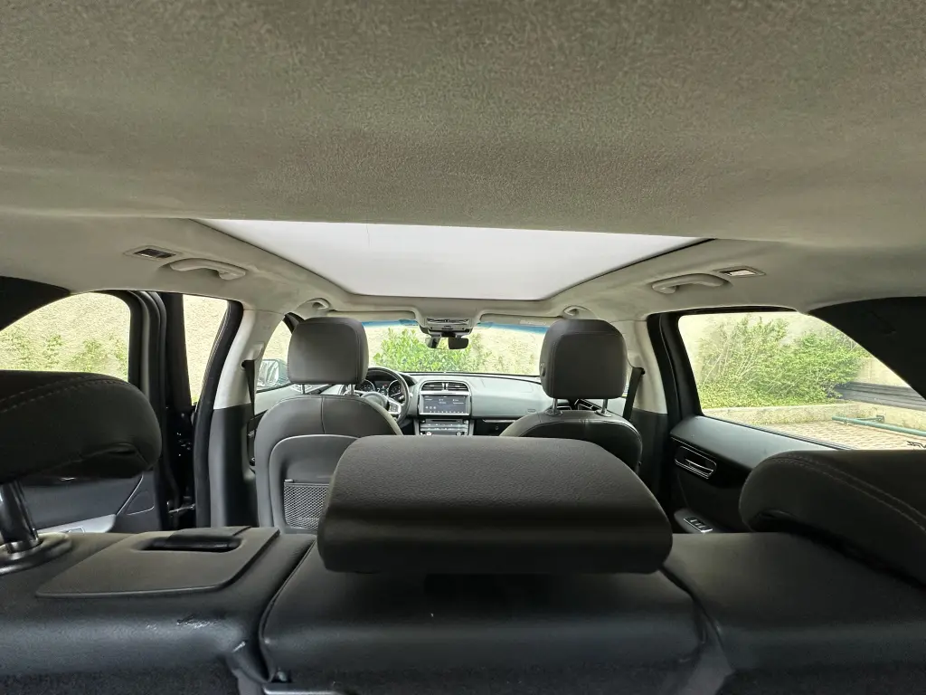 JAGUAR F-Pace - Foto