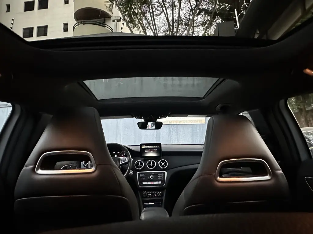 MERCEDES-BENZ GLA 250 - Foto