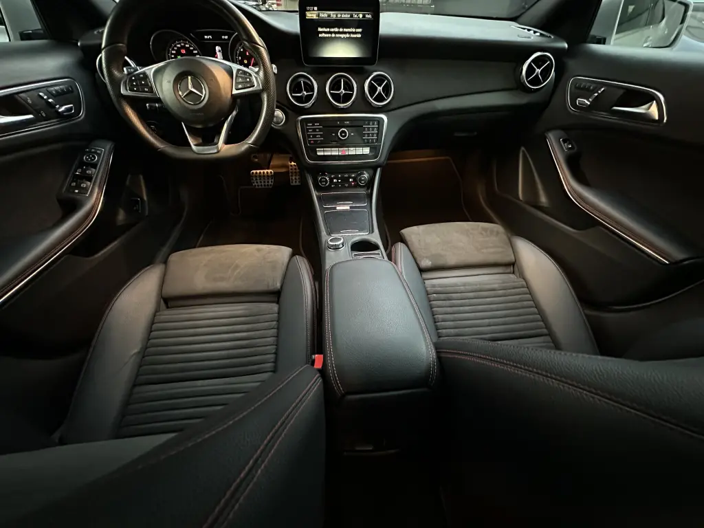 MERCEDES-BENZ GLA 250 - Foto