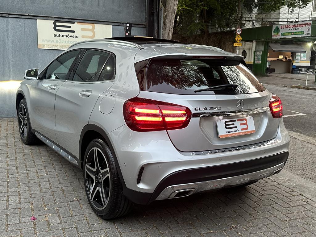 MERCEDES-BENZ GLA 250 - Foto