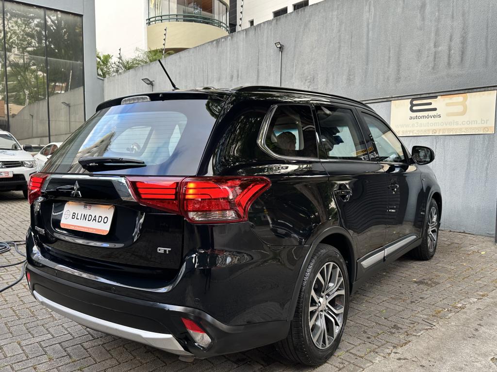 MITSUBISHI Outlander - Foto