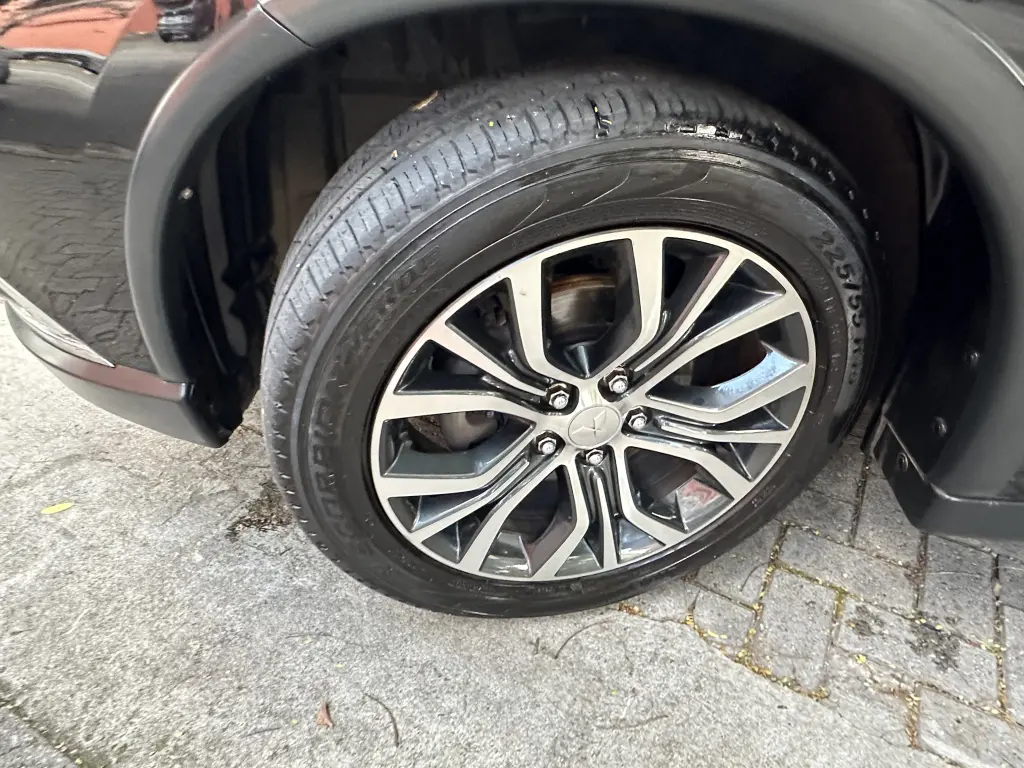 MITSUBISHI Outlander - Foto