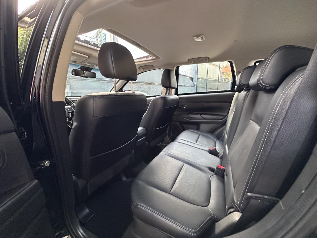 MITSUBISHI Outlander - Foto