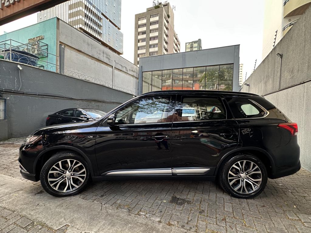 MITSUBISHI Outlander - Foto