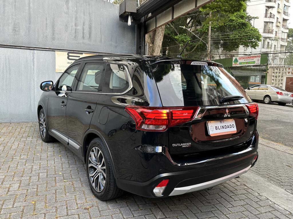 MITSUBISHI Outlander - Foto