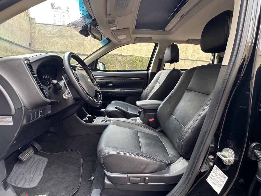 MITSUBISHI Outlander - Foto