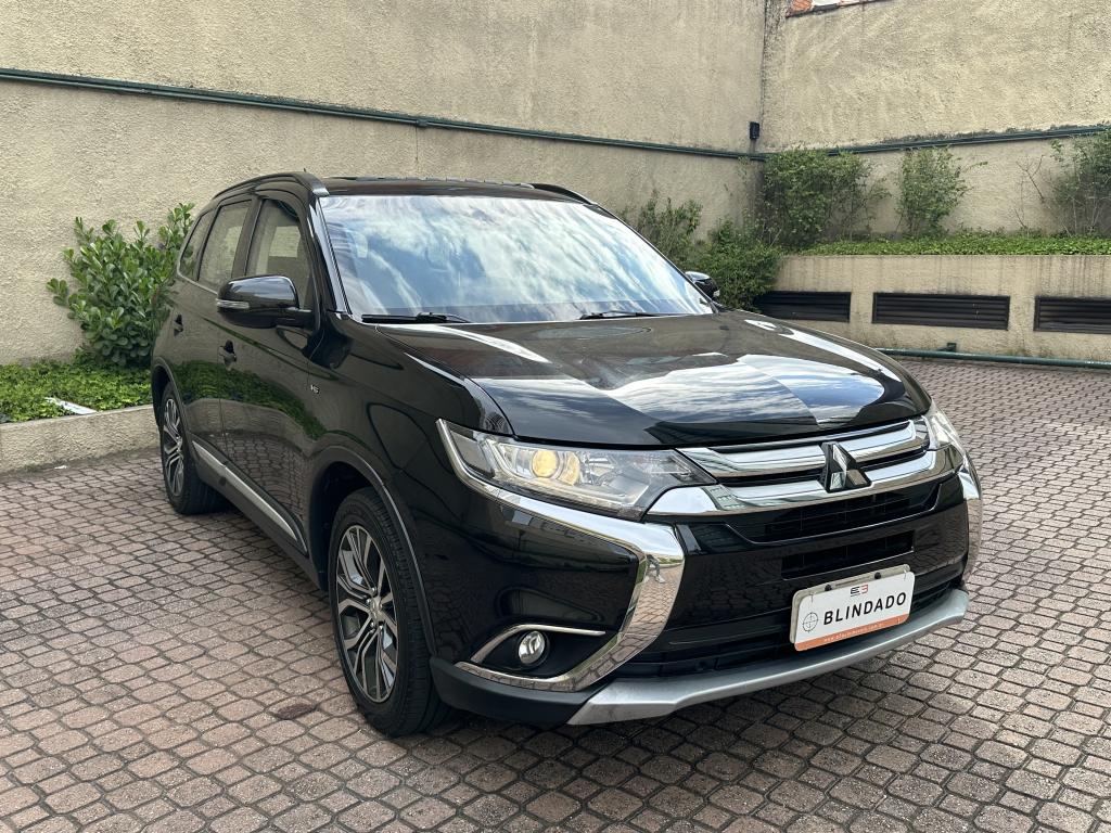 MITSUBISHI Outlander - Foto