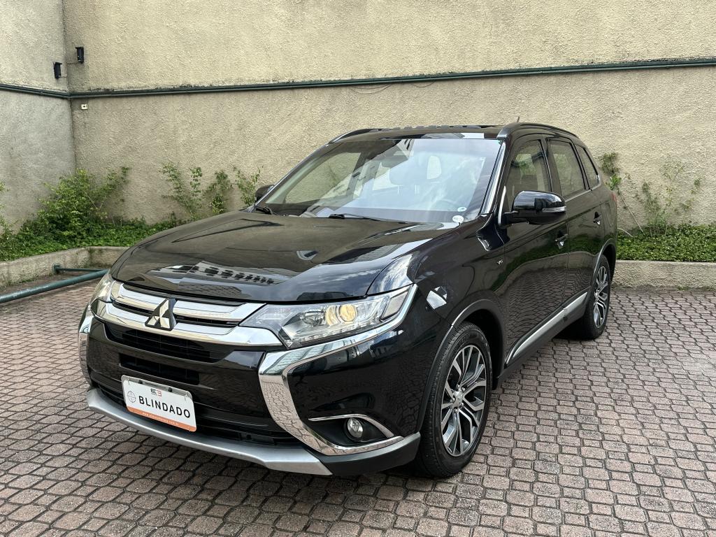 MITSUBISHI Outlander - Foto