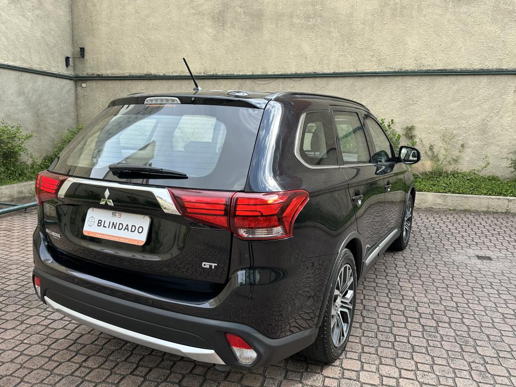 MITSUBISHI Outlander - Foto