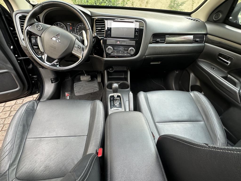 MITSUBISHI Outlander - Foto