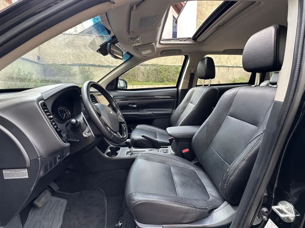 MITSUBISHI Outlander - Foto
