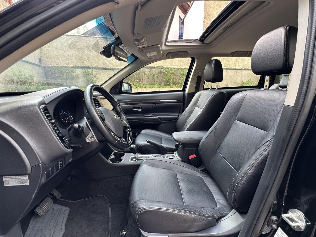 MITSUBISHI Outlander - Foto