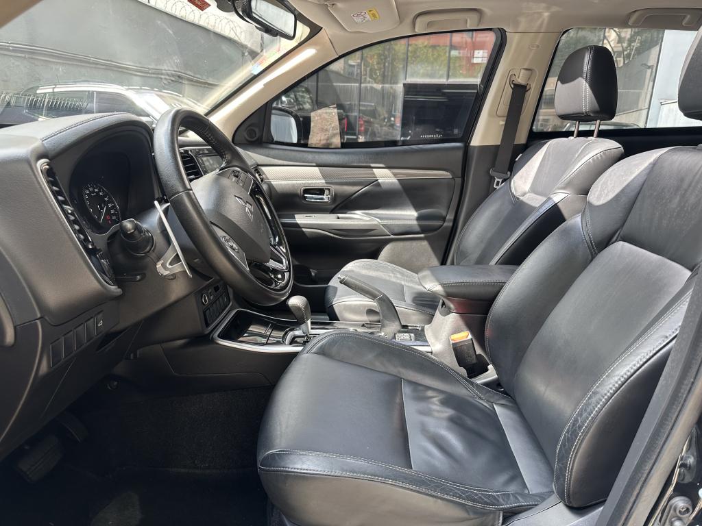 MITSUBISHI Outlander - Foto