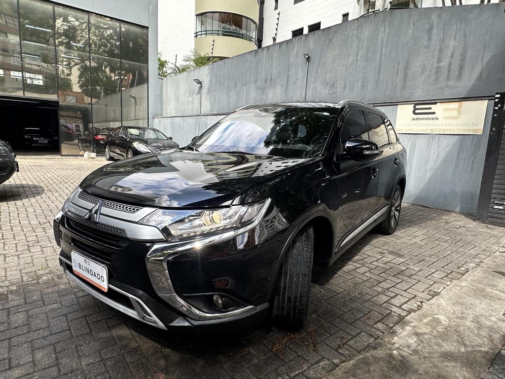 MITSUBISHI Outlander - Foto