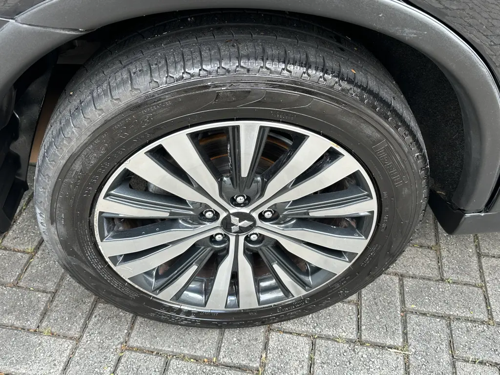 MITSUBISHI Outlander - Foto