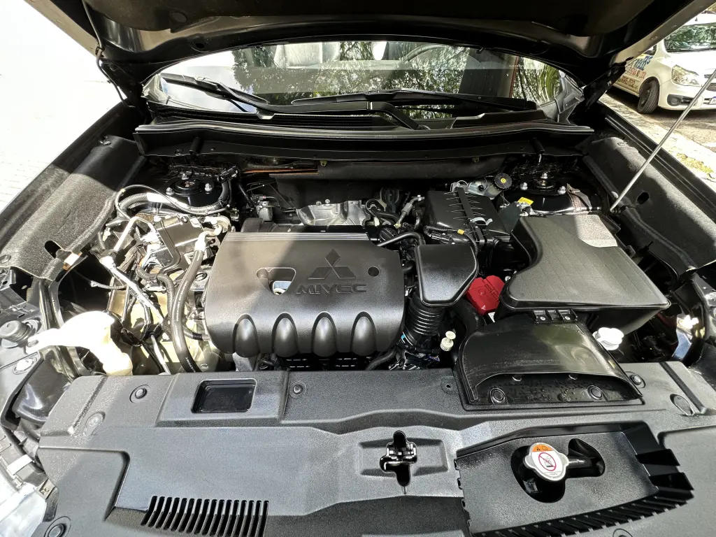 MITSUBISHI Outlander - Foto