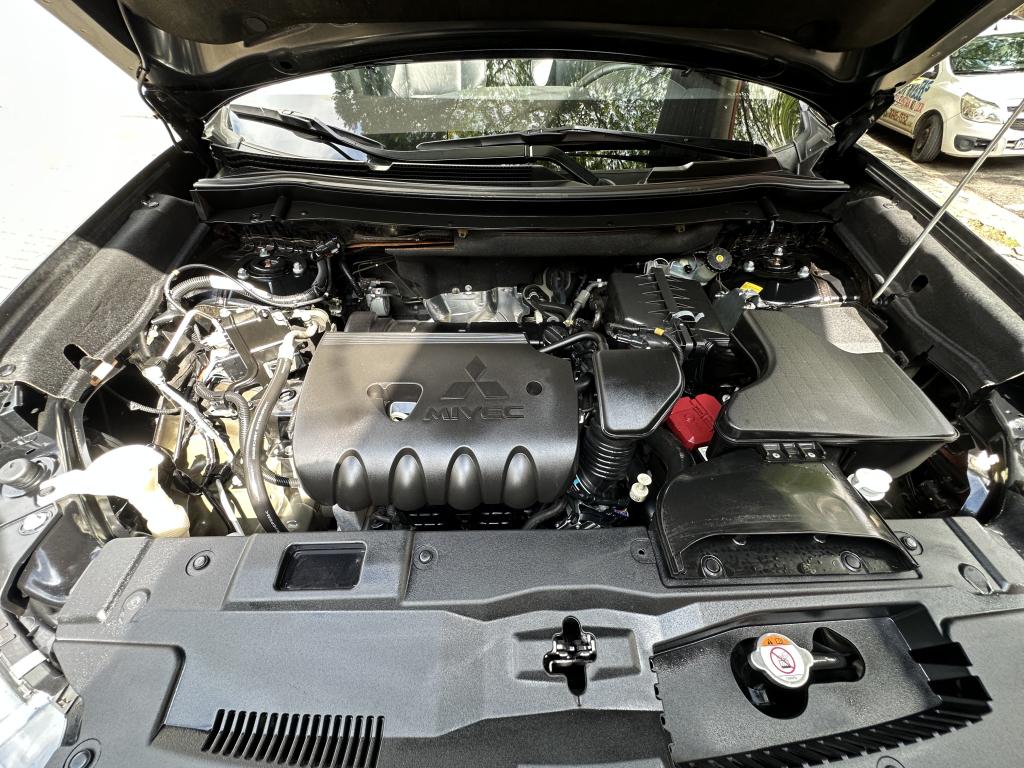 MITSUBISHI Outlander - Foto