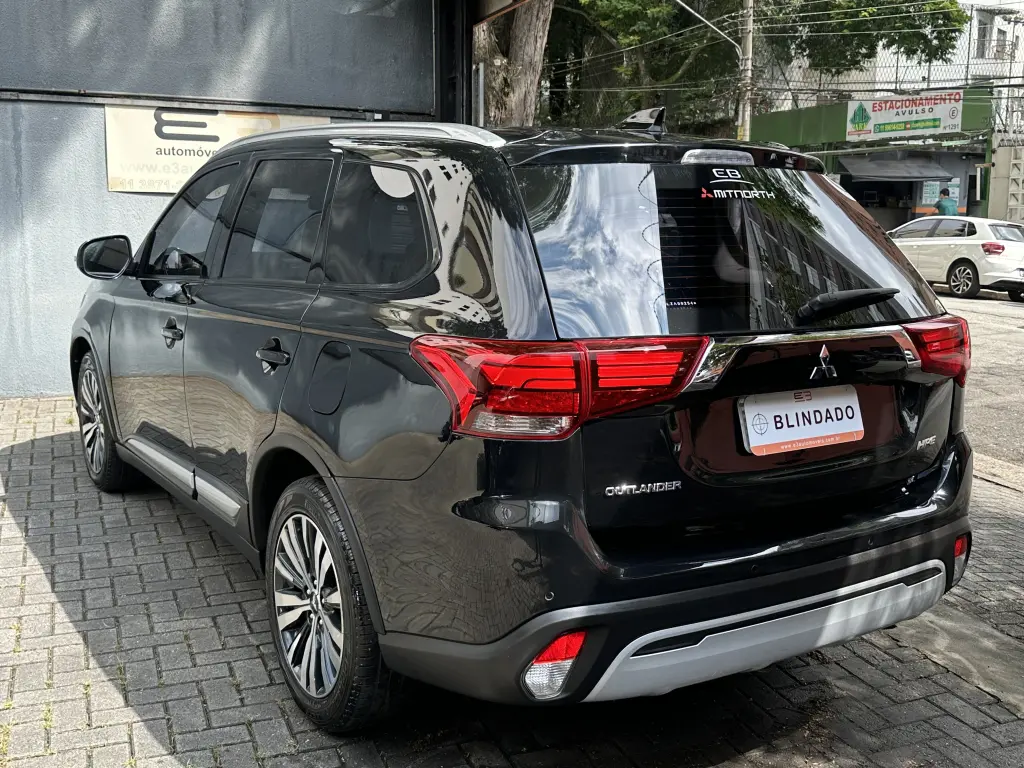 MITSUBISHI Outlander - Foto