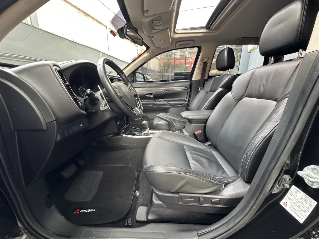 MITSUBISHI Outlander - Foto