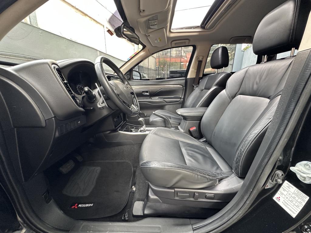 MITSUBISHI Outlander - Foto