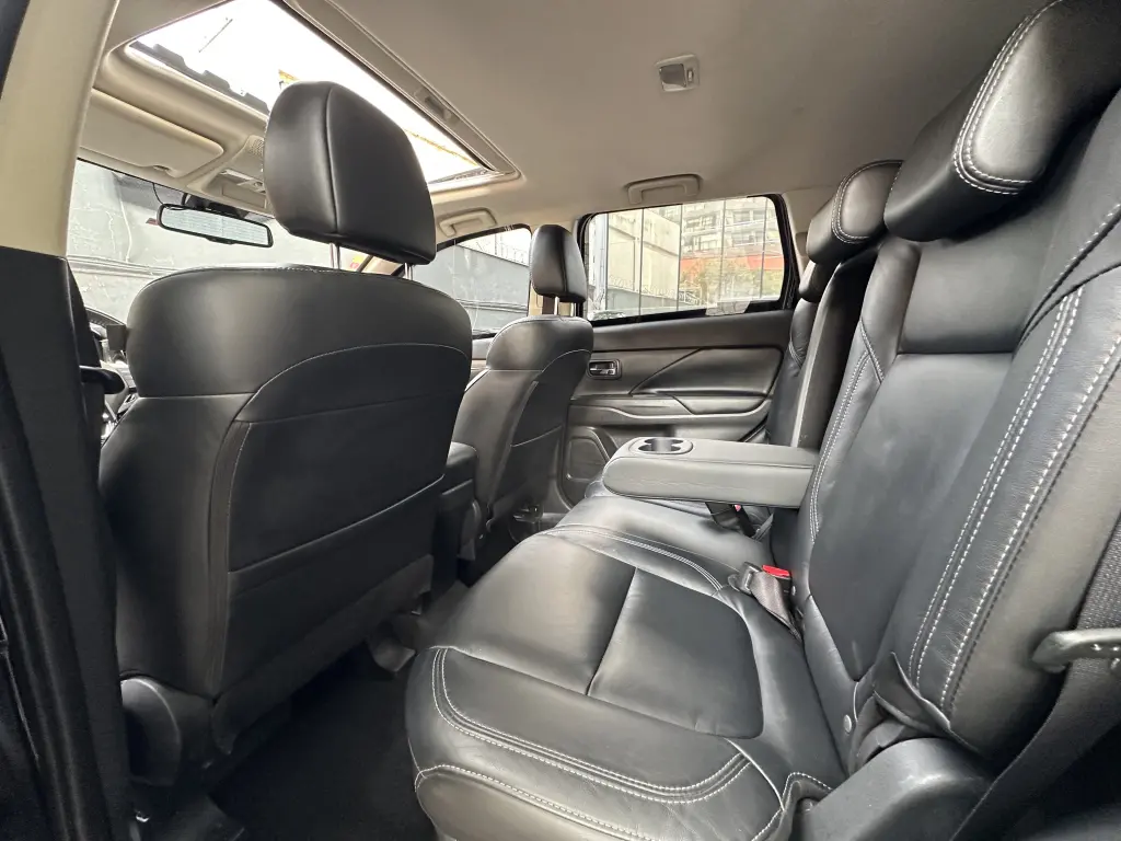 MITSUBISHI Outlander - Foto