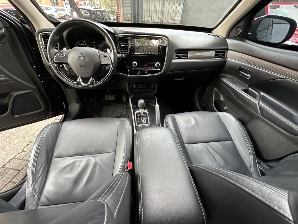 MITSUBISHI Outlander - Foto