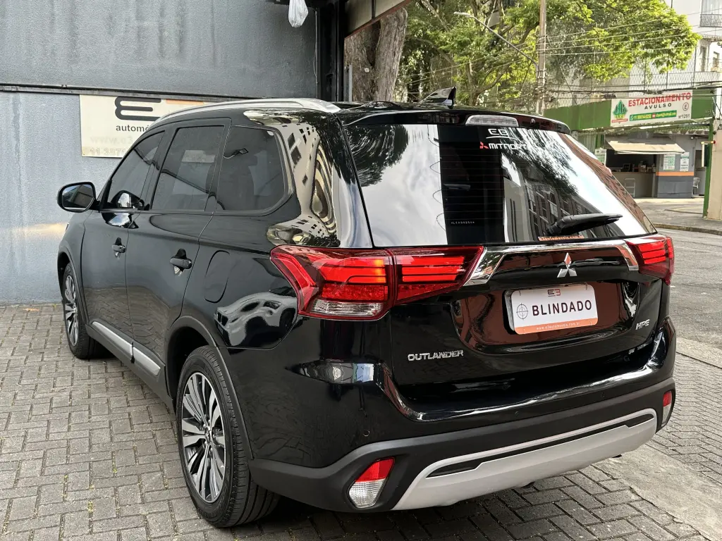 MITSUBISHI Outlander - Foto