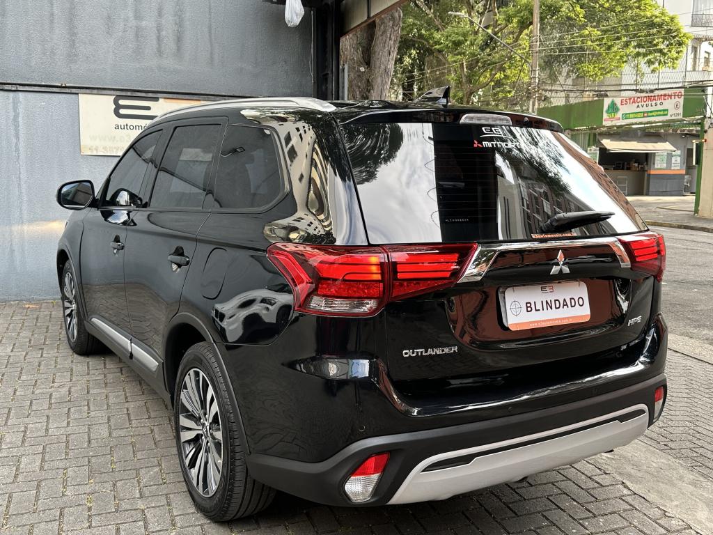 MITSUBISHI Outlander - Foto