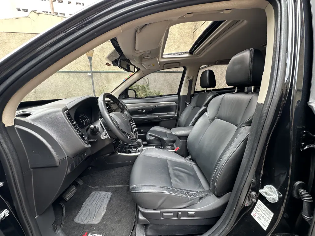 MITSUBISHI Outlander - Foto