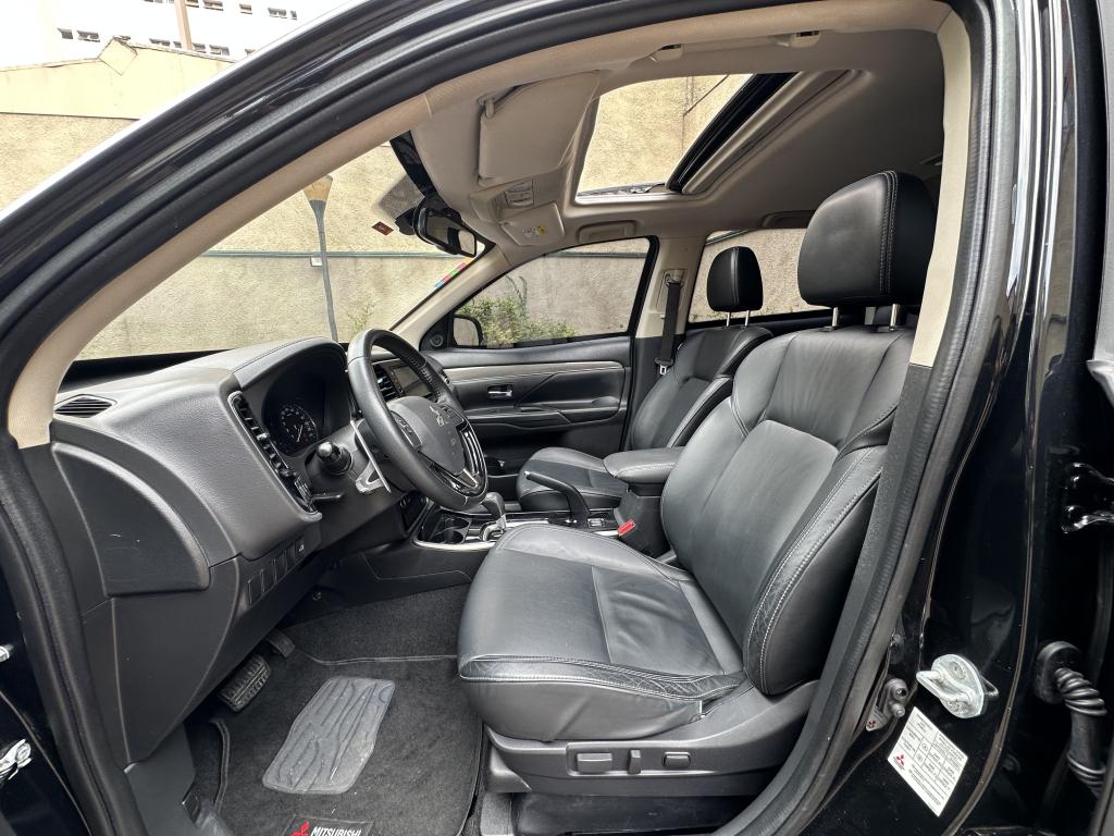 MITSUBISHI Outlander - Foto