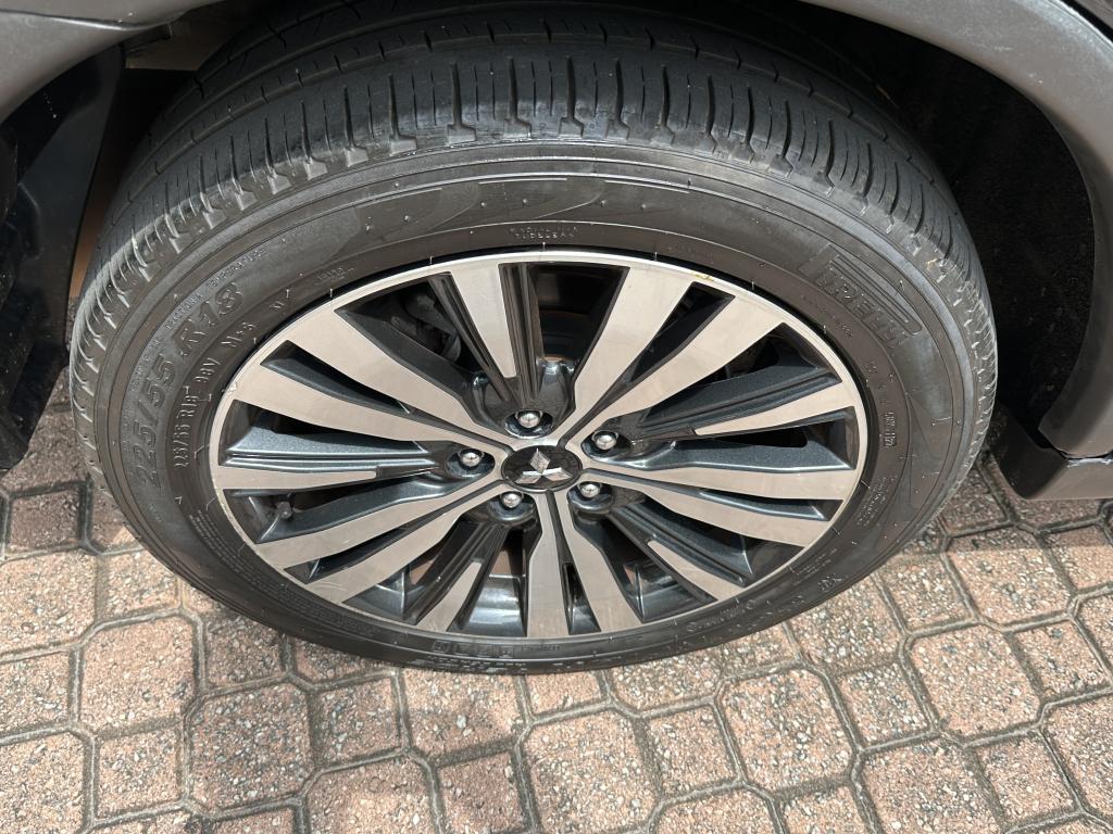 MITSUBISHI Outlander - Foto