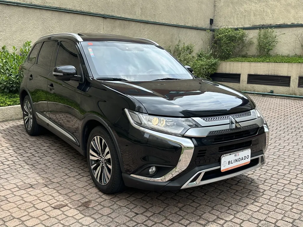 MITSUBISHI Outlander - Foto